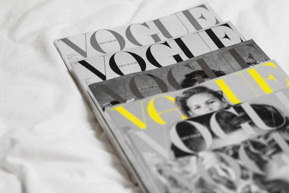 Castellano - Tabloid - April 2022 Tabloid - Cosmetic Surgery